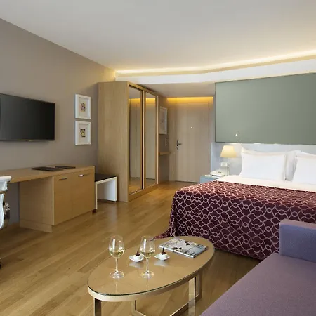 Akra Hotell 5*